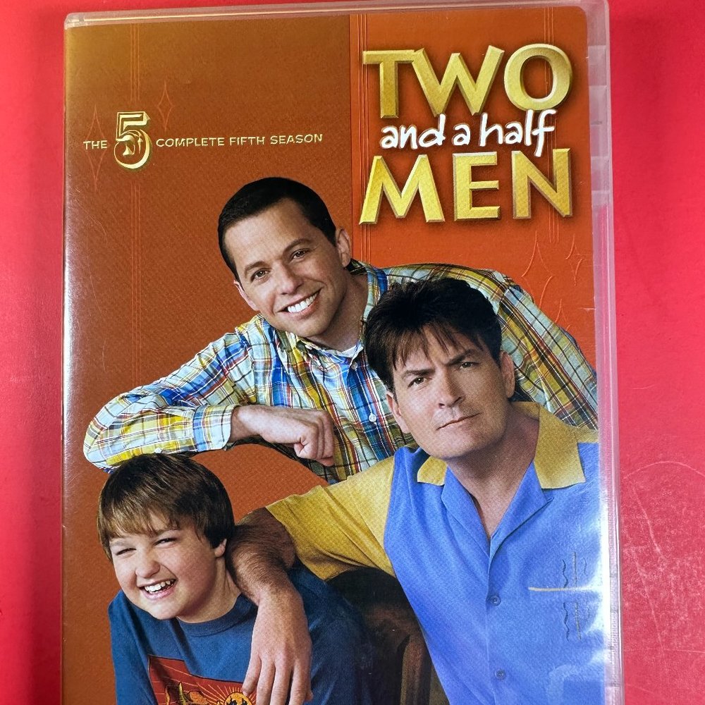 Two and a Half Men: The Complete Fifth Season DVD Set - Very good condition